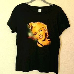 NWT Qh Marilyn Monroe tee shirt